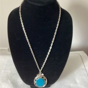 Silver Tone Necklace and Prndant